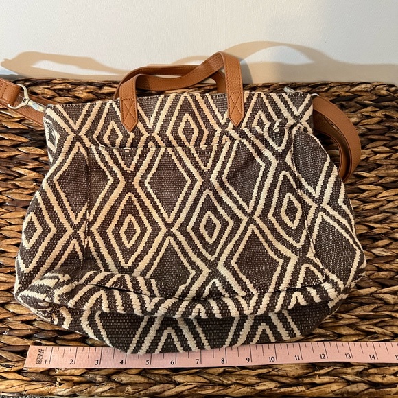 THIRTY-ONE Window Shopper Handbag with Shoulder Strap - Picture 11 of 11